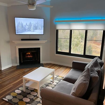Modern Condo With Ski In & Ski Out - Silver Creek Lodge, Snowshoe Esterno foto